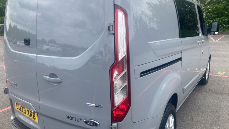 Ford Transit Custom 300 L1 Diesel Fwd 2.0 EcoBlue Hybrid 130ps L/Rf D/Cab Limited Van